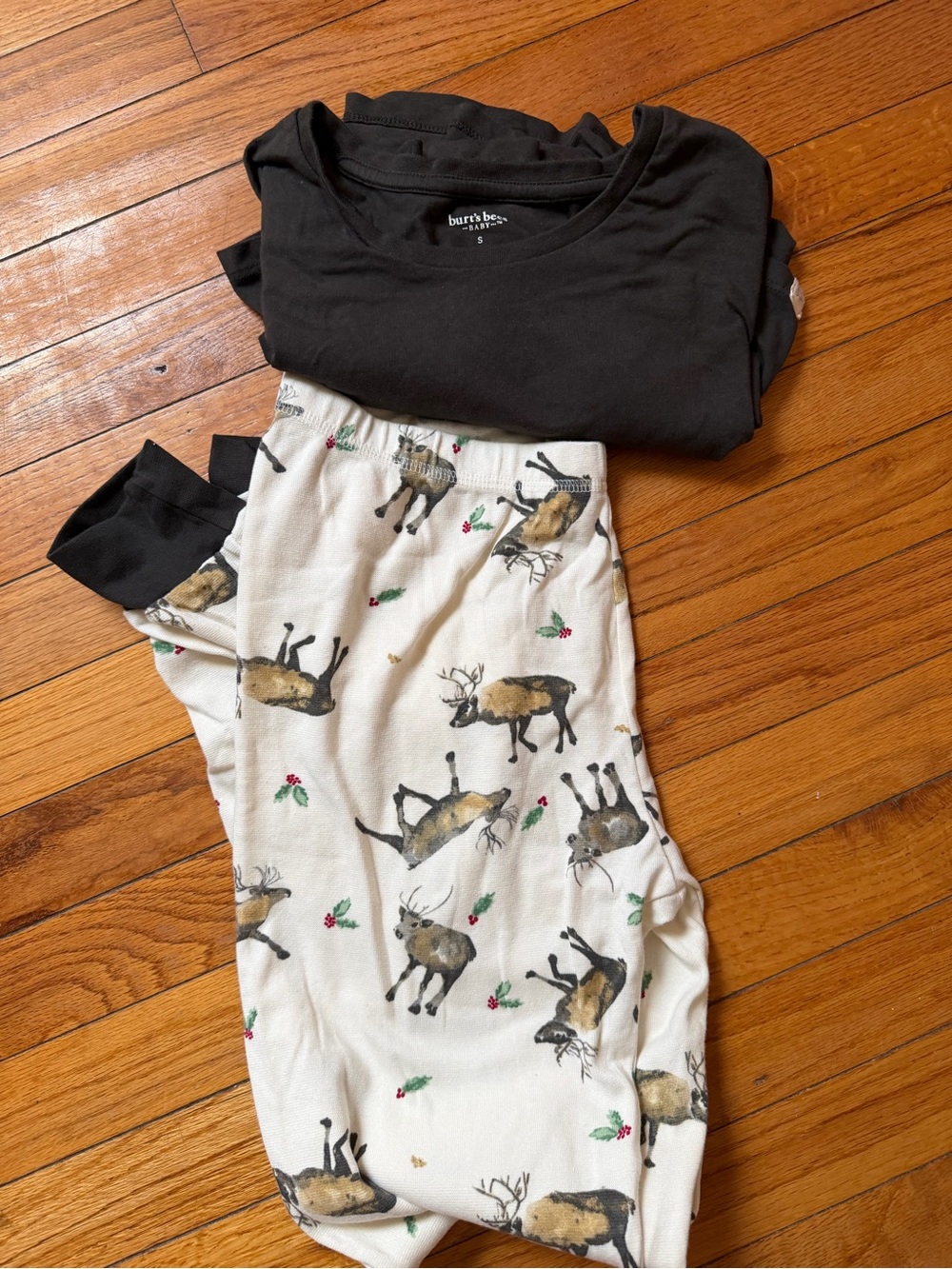burt's bees baby Black & Cream Reindeer Kids Pajama Set